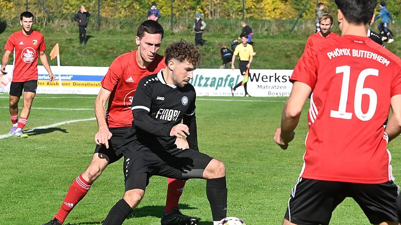 Der SC Sylvia Ebersdorf (schwarzes Trikot) um Anton Schmidt ist haushoher Favorit beim SC Jura Arnstein.