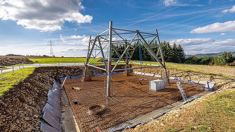 Derzeit werden bereits Masten f&uuml;r den neuen Ostbayernring gebaut.