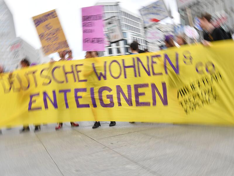 Demonstration in Berlin gegen hohe Mieten Demonstration in Berlin gegen hohe Mieten