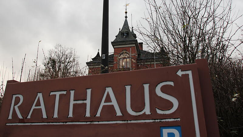 Gemeinde Weiramsdorf - Kreis Coburg - Rathaus - Detailansicht - Schriftzug