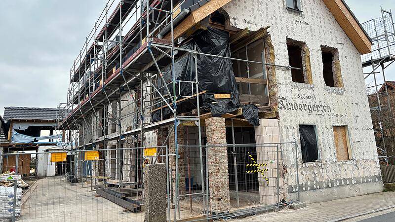 Die Baustelle des alten Willersdorfer Kindergartens. Hiersollen eigentlich fünf Wohnungen entstehen.Forchheim & Fränkische Schweiz Die Baustelle des alten Willersdorfer Kindergartens. Hiersollen eigentlich fünf Wohnungen entstehen.