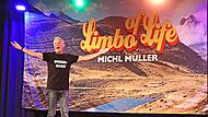 Der bekannte Kabarettist und Comedian Michl Müller bei seinem Programm „Limbo of life“. Günther Geiling Der bekannte Kabarettist und Comedian Michl Müller bei seinem Programm „Limbo of life“. Günther Geiling