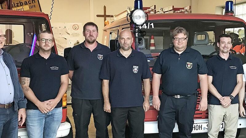 Nach der Kommandantenwahl (von links): Wolfgang Borst, Philipp Kirchner, KBM Johannes Hauck, Dirk H&auml;usinger, Andreas Franz, Volker Neubauer, Stefan Wunderlich