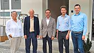 Unser Bild zeigt (von links) Birgit Winzek, Dr. Joachim Galuska, Klaus Holetschek, Dr. Jörg-Hilmar Deubner und Michael Lang. Philipp Moritz Unser Bild zeigt (von links) Birgit Winzek, Dr. Joachim Galuska, Klaus Holetschek, Dr. Jörg-Hilmar Deubner und Michael Lang. Philipp Moritz
