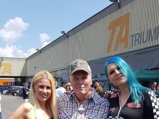 Was für ein Komparsenleben… Harald Zierhut im Juni 2021 in einer Drehpause für „Macho Man 3”. Aus Fürth wird im Film „New York Cit – Iron Factory“ mit Original-Boxring. Was für ein Komparsenleben… Harald Zierhut im Juni 2021 in einer Drehpause für „Macho Man 3”. Aus Fürth wird im Film „New York Cit – Iron Factory“ mit Original-Boxring.