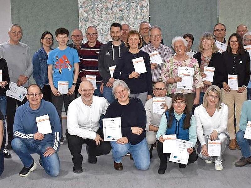 Auch die Erwachsenen bekamen das Deutsche Sportabzeichen in Niederndorf verliehen.