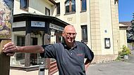 Schwarzer B&auml;r in Beiersdorf: Frank Schindhelm ist der neue Eigent&uuml;mer des traditionsreichen Gasthofs.