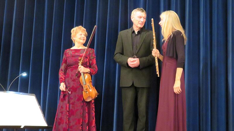 Klassische Musik von ausgew&auml;hlten Komponisten haben (v. links) Eva Sohni-Wengoborski, Stefan Ubl und Ursula Haeggblom in Kutzenberg geboten.