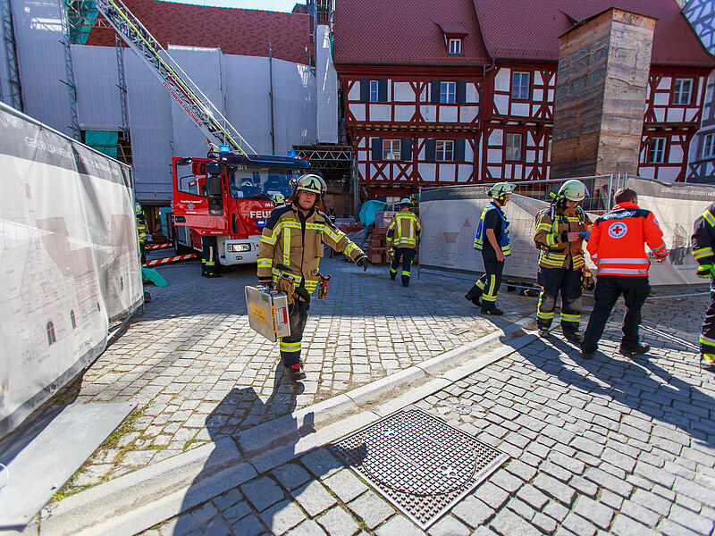 Auch auf dem Rathausplatz herrscht weiter reges Treiben.