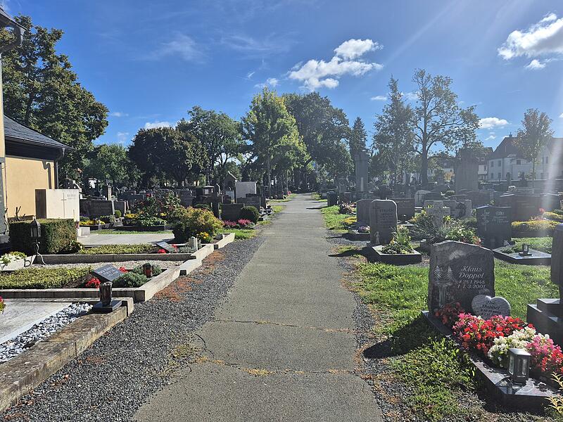 Kronach leuchtet wird 2027 nicht auf dem Friedhof stattfinden. Kronach leuchtet wird 2027 nicht auf dem Friedhof stattfinden.