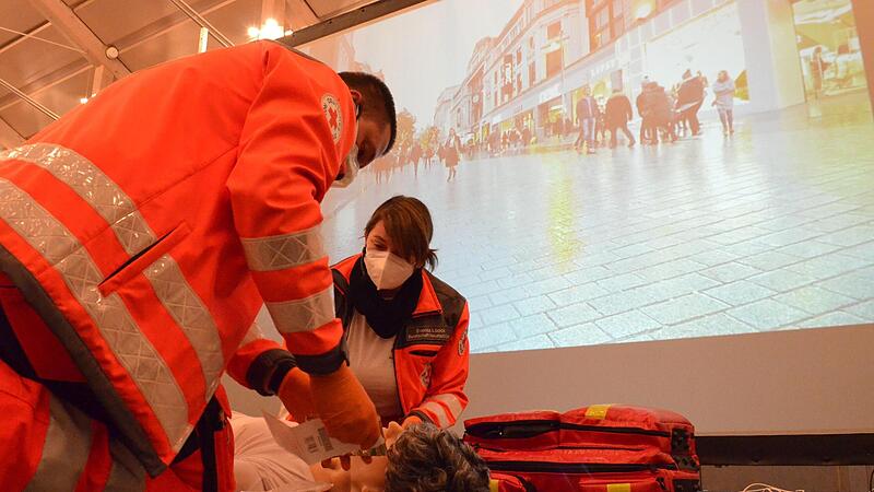 Üben so nahe wie möglich an der Realität – das ermöglicht das mobile Notfall-Simulationszentrum.
