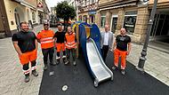 Sicherheit und Familienfreundlichkeit im Fokus - Spielger&auml;te in der Kulmbacher Langgasse sind wieder startklar