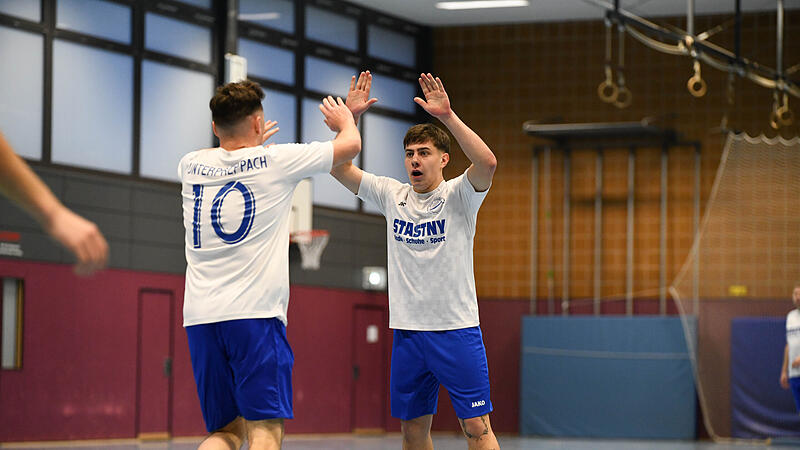 Abklatschen: Die SF Unterpreppach werden eine Spielgemeinschaft mit dem FC Rentweinsdorf bilden.