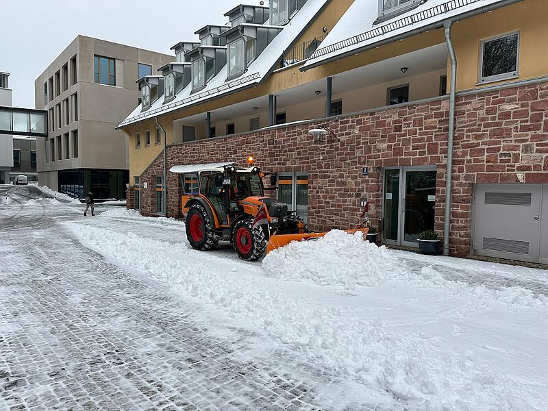 Schnee und Eisgl&auml;tte? Personal und Fahrzeuge der Stadt Bad Kissingen sind einsatzbereit.