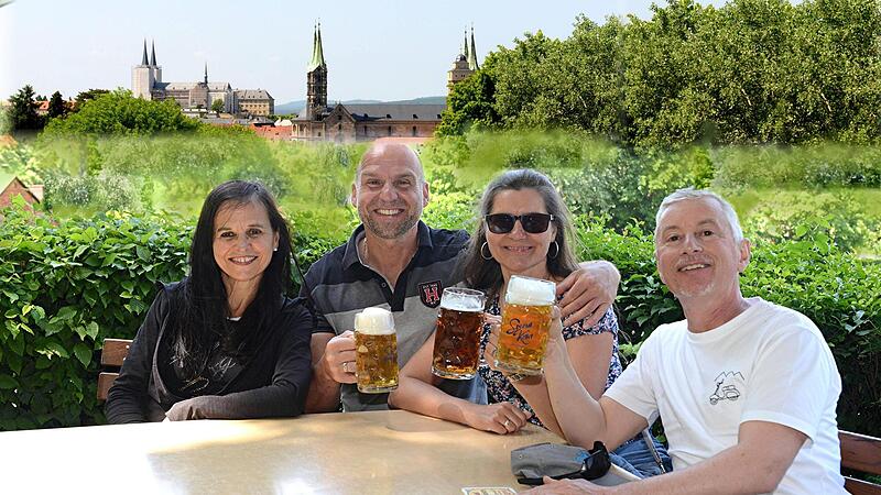 Prosit auf dem "Spezi-Keller" &ndash; eine Ecke voller Charme in Bamberg.