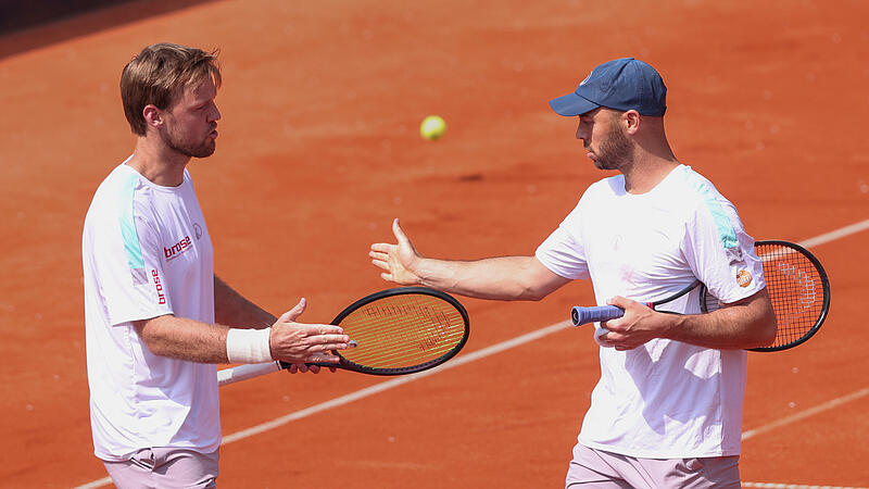 Kevin Krawietz (l.) und Tim Pütz haben bei den French Open einen souveränen Start hingelegt.