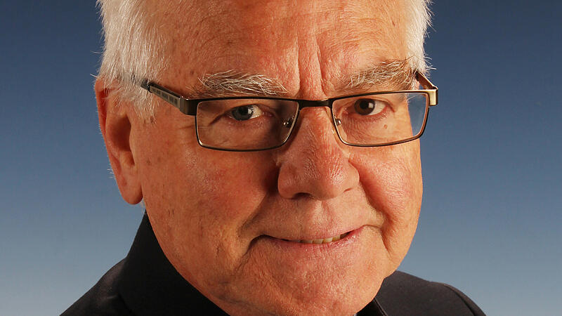 Peter Jacobi ist seit 1965 Mitglied der FDP und war von 1978 bis 1982 bayerischer Landtagsabgeordneter. Er ist auch Ehrenpr&auml;sident des Fr&auml;nkischen S&auml;ngerbundes.