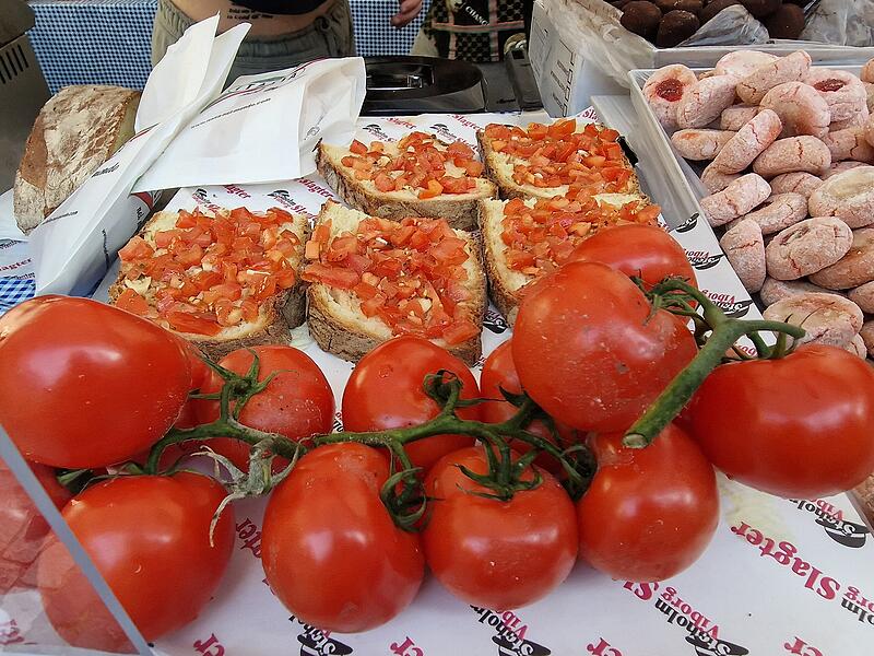 Reife italienisch Tomaten f&uuml;r die Bruschetta.