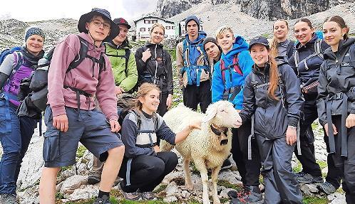 Der Leistungskurs Geographie des Gymnasiums Fränkische Schweiz ist im Hochgebirge unterwegs.