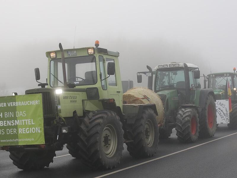 Demo im Nebel: die Proteste in R&ouml;dental.