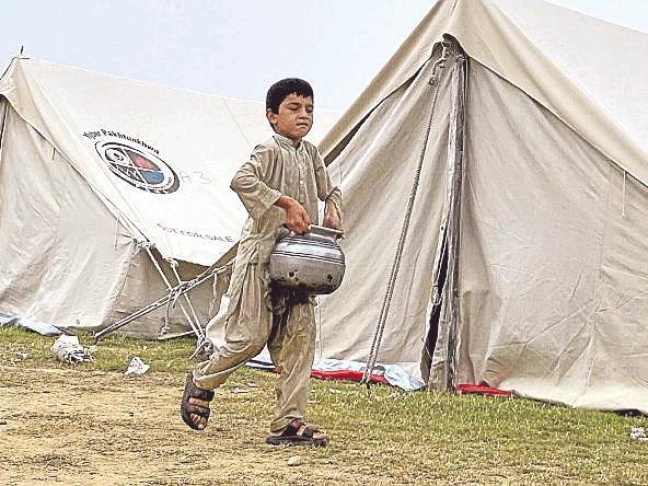 Ein Junge in einem Flüchtlingslager in Pakistan an der Grenze zu Afghanistan.