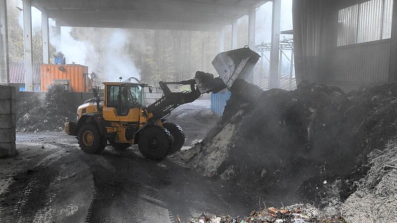 Im gro&szlig;en Stil wird in Mariaburghausen aus Bio-Abfall ein wertvoller Rohstoff: bester Kompost. Aber &hellip;