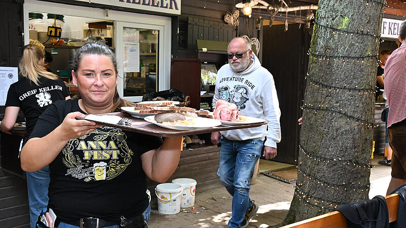 Die sch&ouml;nsten Bilder von der heimlichen Er&ouml;ffnung des Annafestes 2025 - der Schlachtsch&uuml;ssel am Donnerstag.