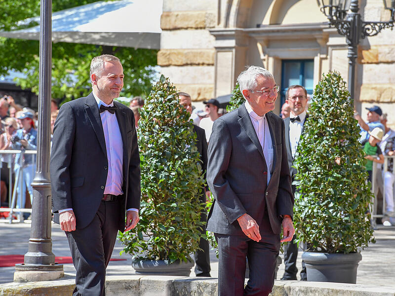 Bambergs Erzbischof Ludwig Schick (r.) und der Bamberger Domkapellmeister Vincent Heitzer