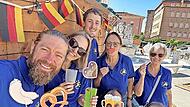 Vor Festbeginn hat das Team des Komitees am Stand in Massa die „Selfie“-Ecke ausprobiert.
