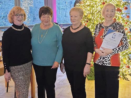 Mitbegr&uuml;nderinnen der Jazz-Dance-Gruppe und 50-j&auml;hrige Jubilare: Elke Teuscher, Gertrud Pika, Regina Burkard und Doris Rudel.