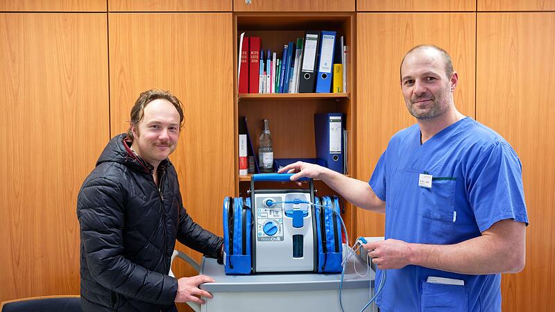 Markus Jasinski und Lukas Tadda pr&auml;sentieren das Ger&auml;t RhinoCill