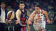 Baskets-Neuzugang Nik Dragan (links, im Trikot von Liege Baskets) kämpft um den Ball.