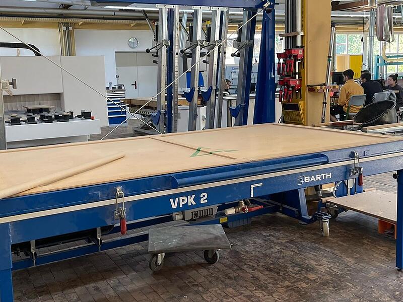 Die Schreinermeisterschule ist mit modernsten Ger&auml;ten ausgestattet.