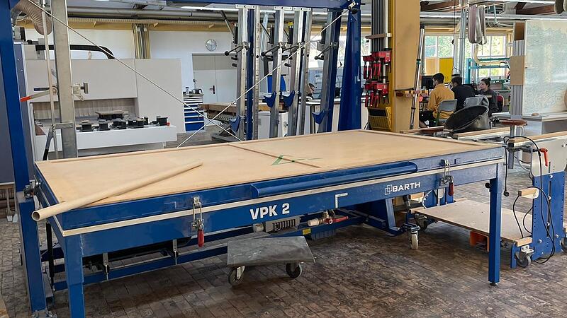 Die Schreinermeisterschule ist mit modernsten Ger&auml;ten ausgestattet.