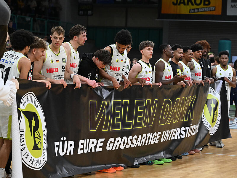 Sport Basketball 2. Bundesliga PROA Saison 2025 / 2026  34. Spieltag  am Samstag  02.05.2026  Spielbeginn 19.30 h Spielort  Bayreuth Oberfrankenhalle BBC Bayreuth gegen VfL SparkassenStars Bochum  Halbzeitergebnis 50:45 Endstand 103:88  Spielende Mannscha