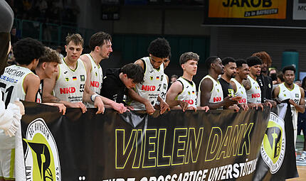 Sport Basketball 2. Bundesliga PROA Saison 2025 / 2026  34. Spieltag  am Samstag  02.05.2026  Spielbeginn 19.30 h Spielort  Bayreuth Oberfrankenhalle BBC Bayreuth gegen VfL SparkassenStars Bochum  Halbzeitergebnis 50:45 Endstand 103:88  Spielende Mannscha
