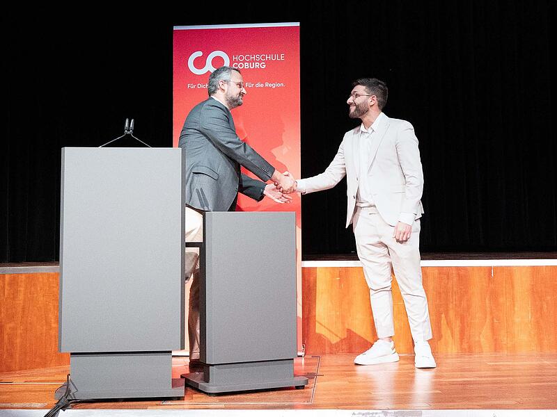 Syrischer Student in Coburg: Top-Leistungen und Ehrenämter Syrischer Student in Coburg: Top-Leistungen und Ehrenämter