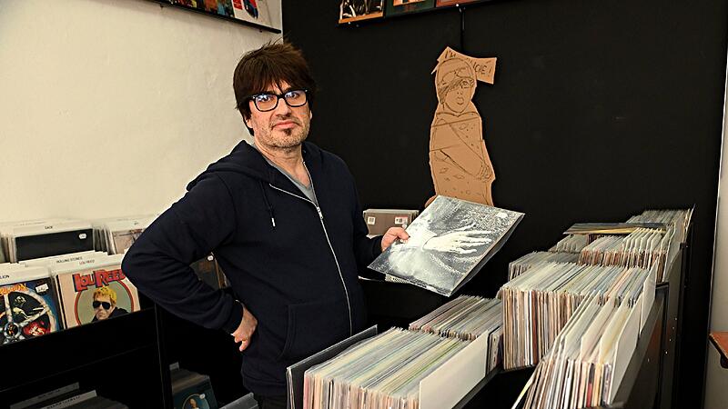 Neuer Plattenladen Monochrom Records in der Bamberger Austraße Frank Apunkt Schneider eröffnet in der Bamberger Austraße ein Plattengeschäft.