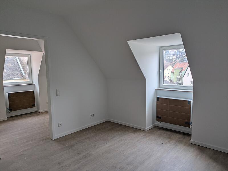 Jugendhaus Münnerstadt der Augustiner wird betreutes Wohnen der Carl von Heß SozialstiftungSanierung Münnerstädter Jugendhaus (Stand März) Blick in eine Dachgeschosswohnung