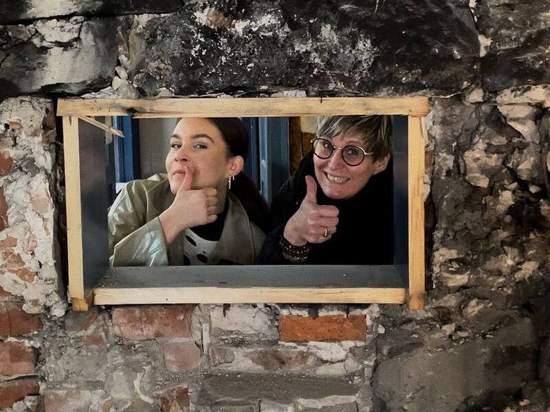 Lea Raab (links) er&ouml;ffnet in Coburg bald den "Johann". Rechts Mutter Tina.