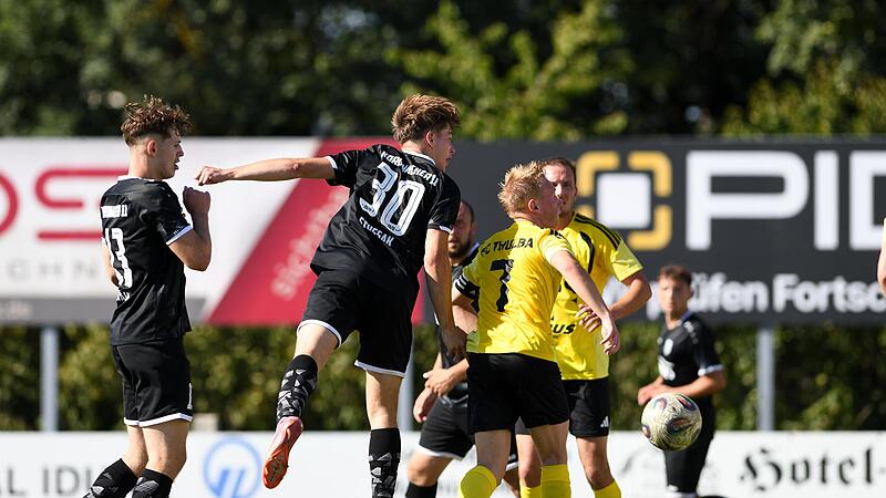 Der Sander Lars Stussak (N. 30) trifft mit einem Kopfball zum 2:0.Ryan Evans