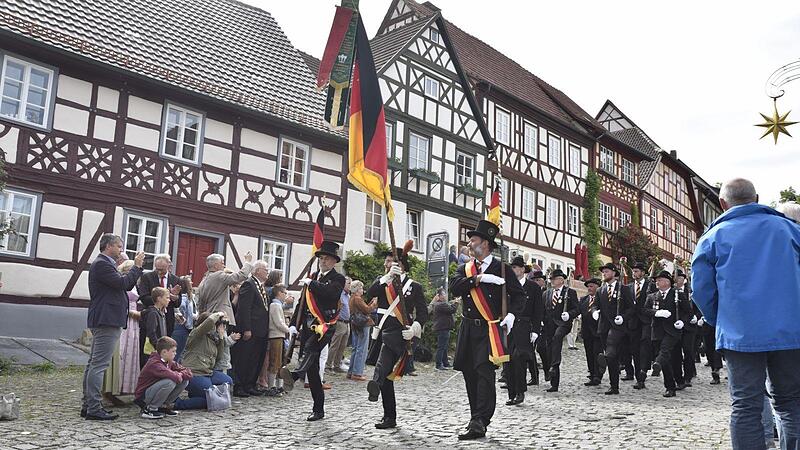 Der Auszug der B&uuml;rgerwehr am Pfingstdienstag  geh&ouml;rt zu K&ouml;nigsberg wie die Luft zum Atmen.