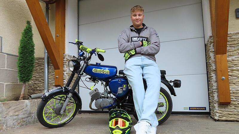 Die Simson S&nbsp;50 steht schon bereit: Fabio m&ouml;chte im Oktober den F&uuml;hrerschein &bdquo;AM&ldquo; bestehen.