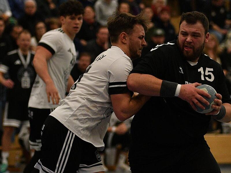 Michelaus Kreisl&auml;ufer Nils Wendel (rechts) konnte sich beim Tabellenf&uuml;hrer nur selten durchsetzen.