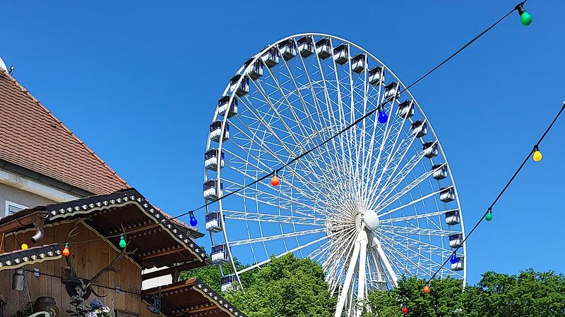Das Riesenrad auf der Erlanger Bergkirchweih 2023 steht auch in diesem Jahr wieder.