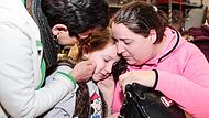 Katia ist mit ihrer Tochter Kira gefl&uuml;chtet. Hildegard Rupler (l.) nimmt sie bei sich auf.Forchheim & Fr&auml;nkische Schweiz