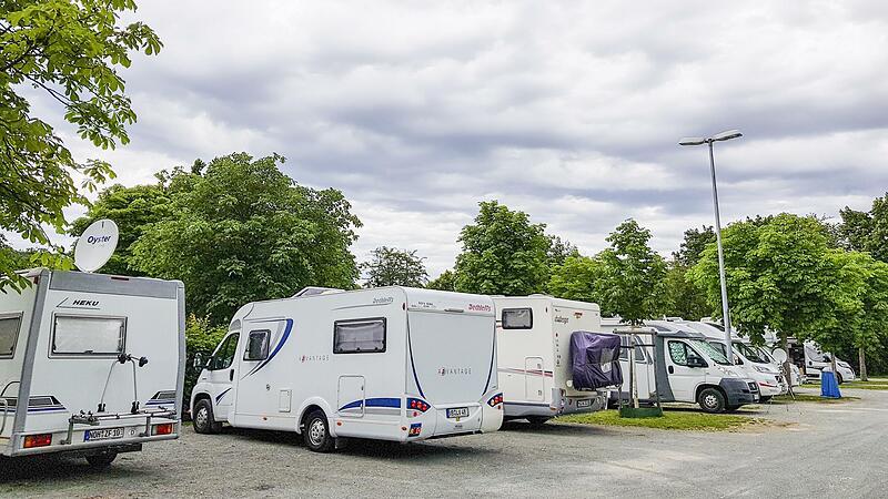 Der Wohnmobilstellplatz an der Sportinsel: Aufgrund hohen Andrangs will Forchheim auf der Schleuseninsel einen zweiten Platz einrichten.