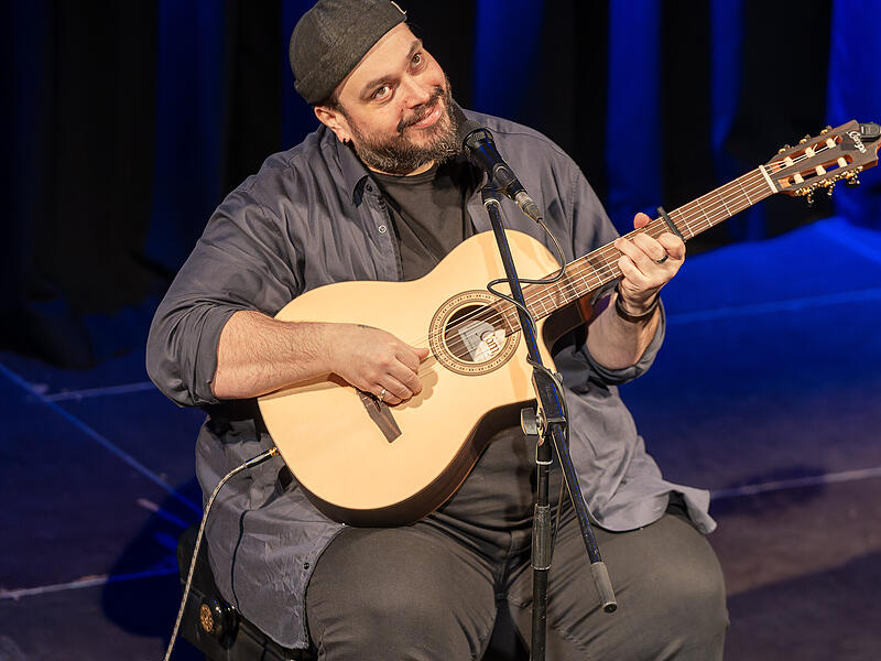 Mathias Kellner bringt Nostalgie und Humor nach Höchstadt.