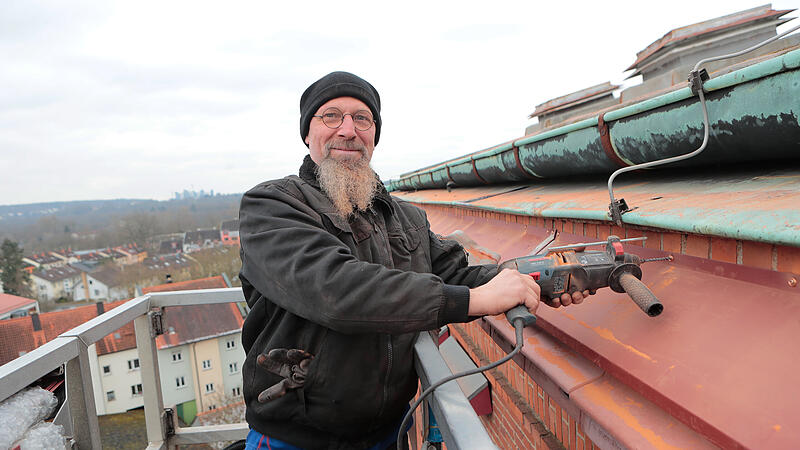 Guido Oppel, Metallbau Oppel, an der Fassade der Bamberger Mälzerei