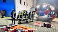 Im Erdgeschoss dieses Mehrfamilienwohnhauses war das Feuer in einer Küche ausgebrochen. Die 68-jährige Bewohnerin wurde schwer verletzt.